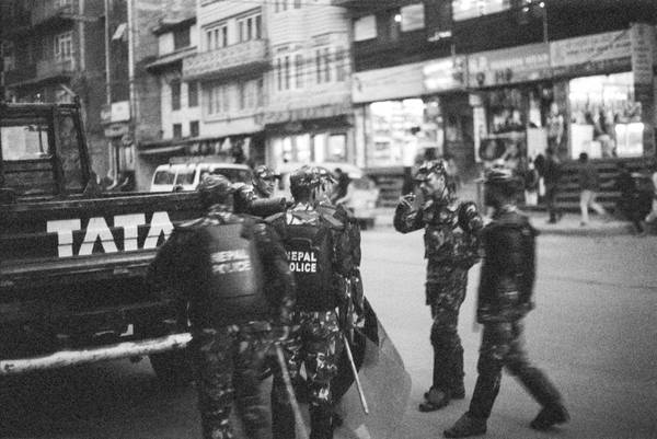 Schneck Photography, Schneck Fotografie, Schneck, Fotografie, Boudhanath Stupa, Kathmandu, protest, Nepal, Tibetan, China, APF, Polizei, police, Sozialdokumentarische, documentary, documentation,